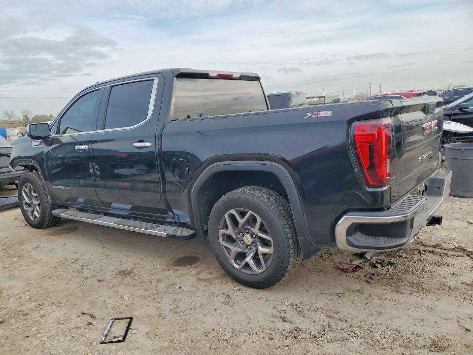 2022 GMC Sierra K1500 slt