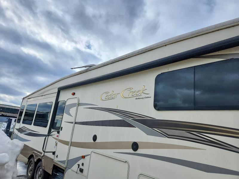 2015 Cedar Creek 5th Wheel