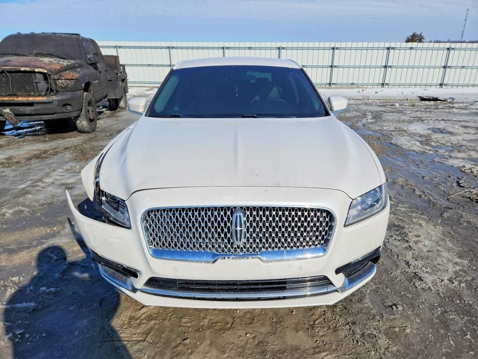 2017 Lincoln Continental Premiere
