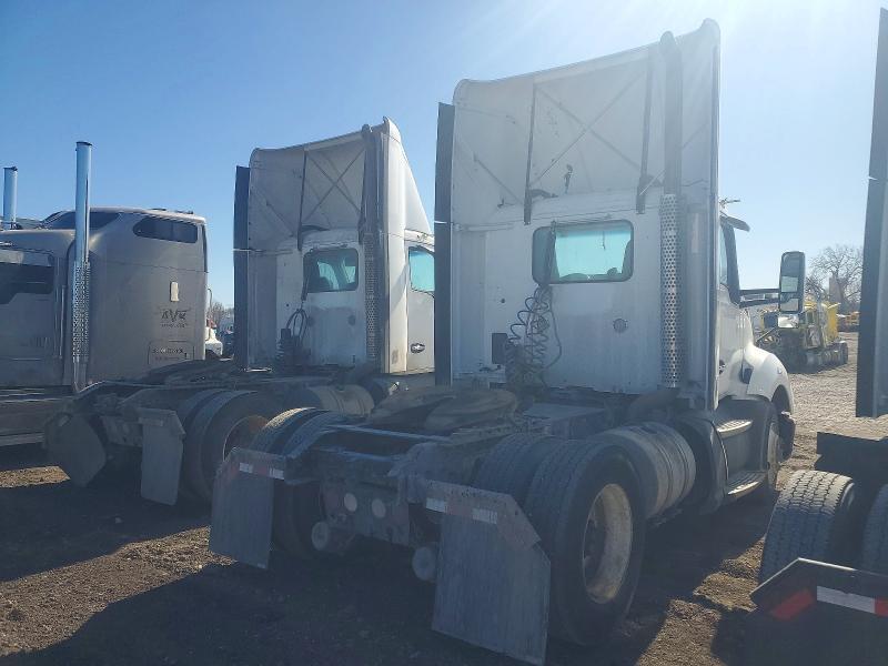 2016 Kenworth T680 Semi Truck