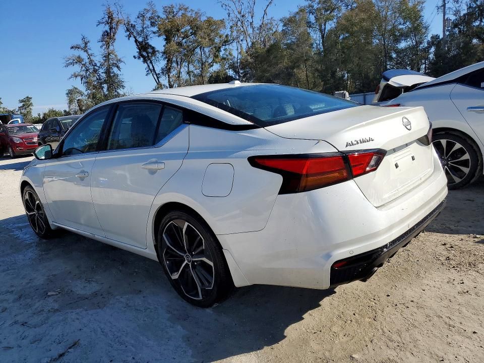 2025 Nissan Altima sr