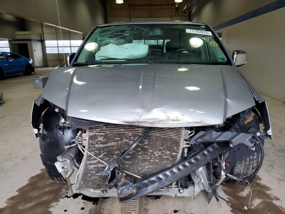 2015 Chrysler Town & Country Touring l