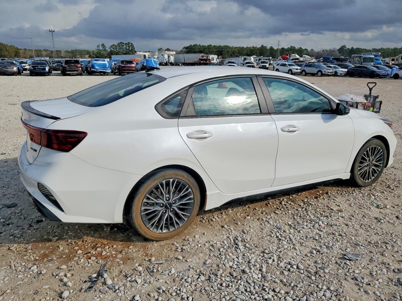 2023 KIA Forte Gt-line