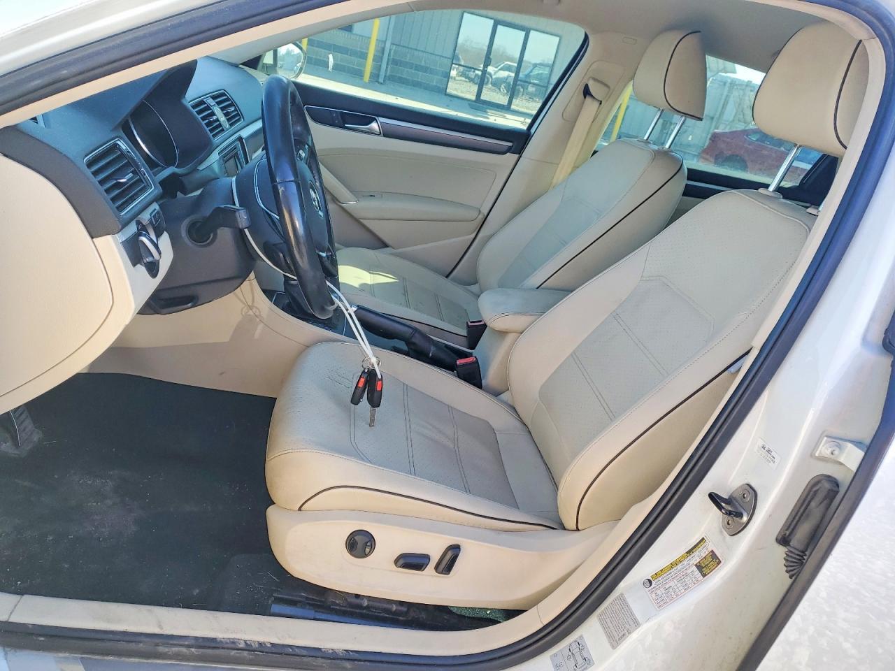 2016 Volkswagen Passat s