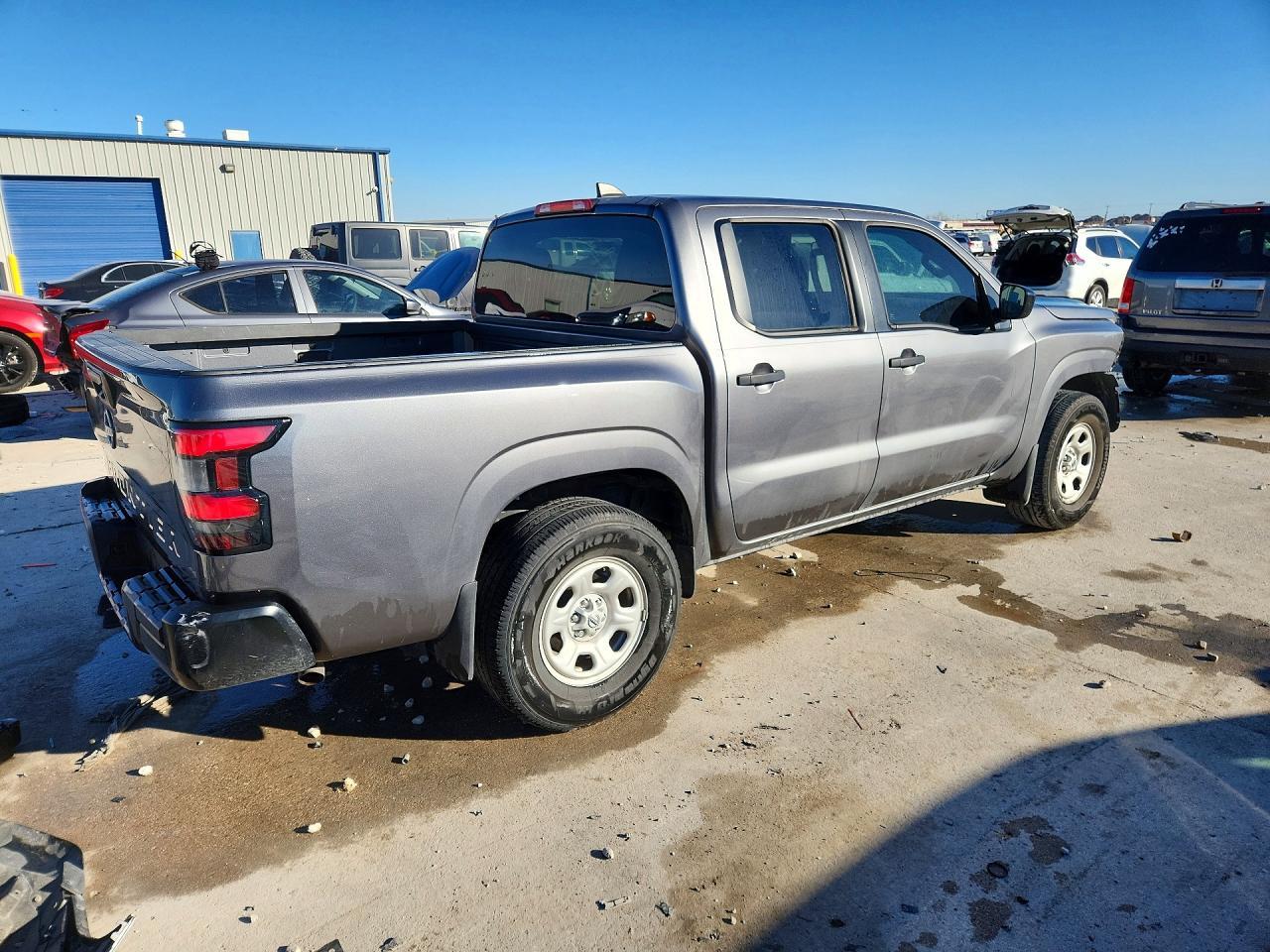 2022 Nissan Frontier s
