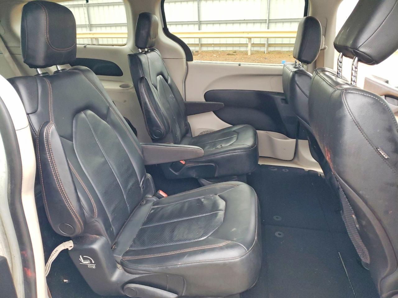 2019 Chrysler Pacifica Touring l