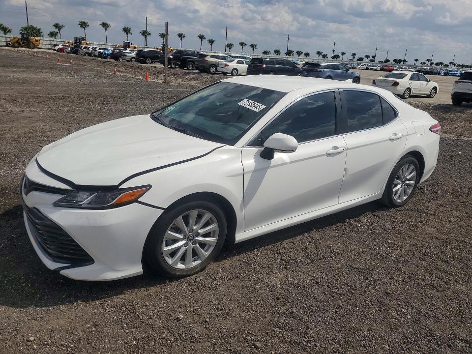 2019 Toyota Camry le