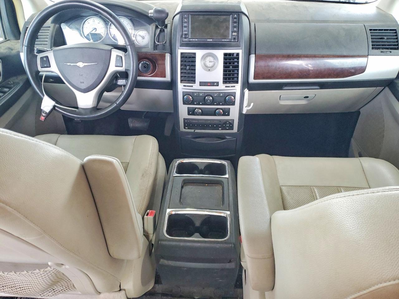 2010 Chrysler Town & Country Touring Plus