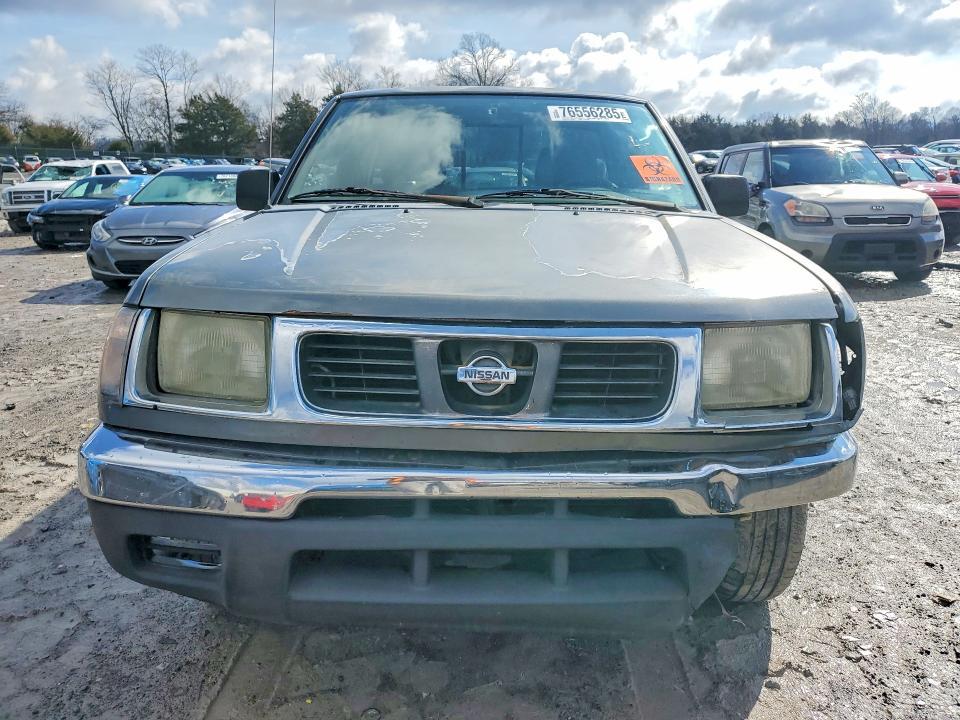 2000 Nissan Frontier XE