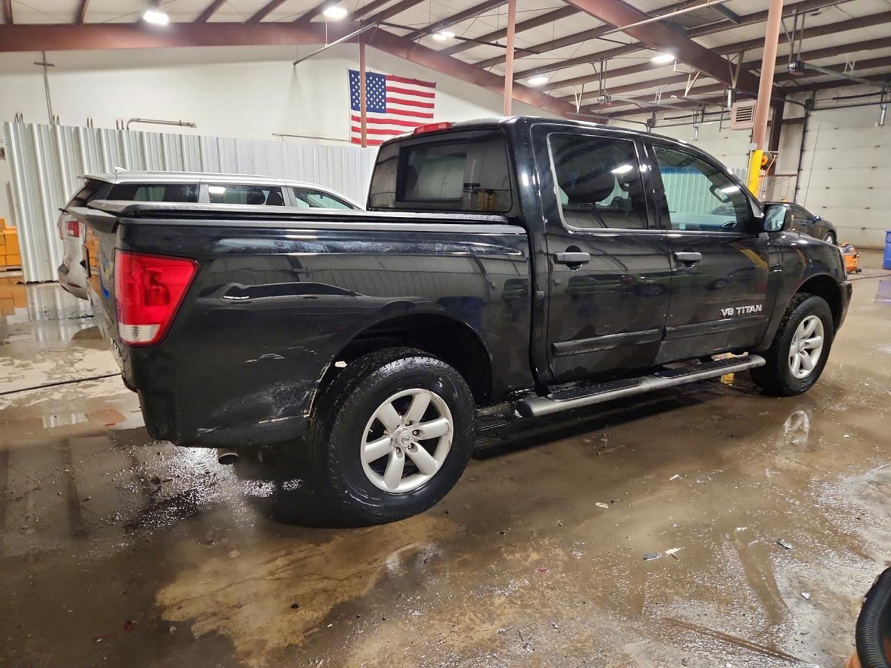 2014 Nissan Titan SV