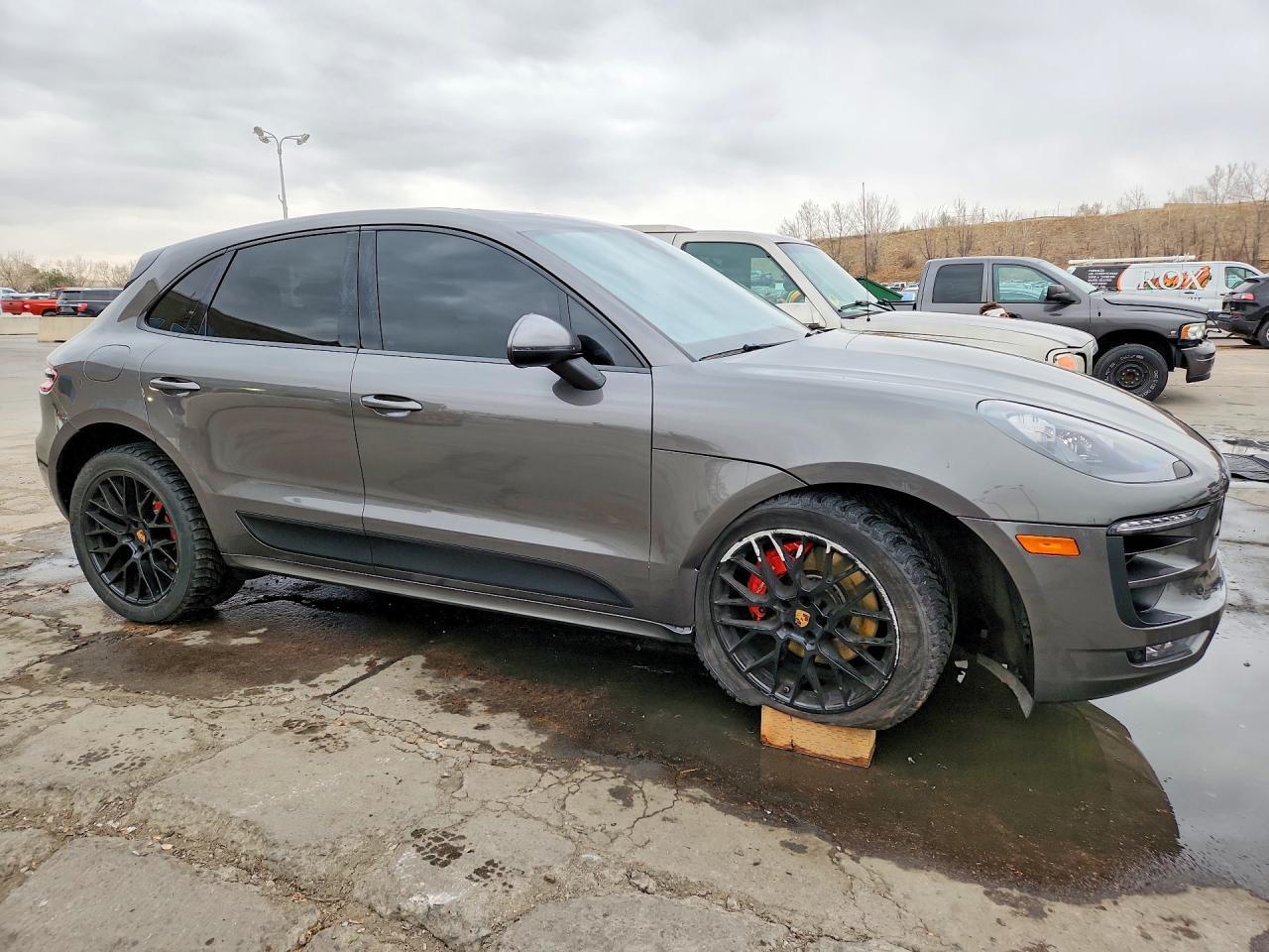 2018 Porsche Macan gts