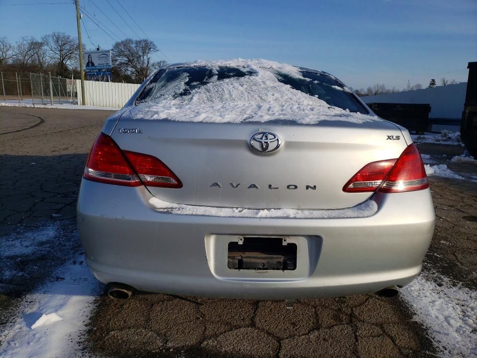 2005 Toyota Avalon xl