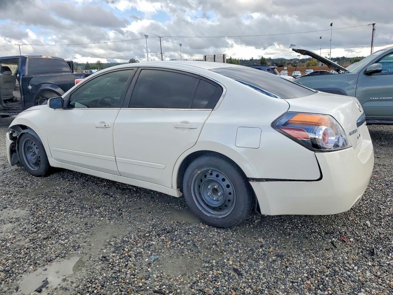 2011 Nissan Altima Base
