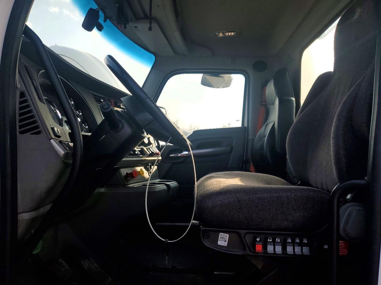 2019 Kenworth T680 Semi Truck