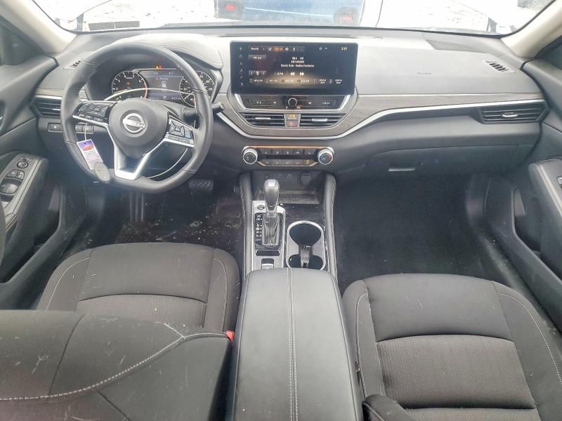 2024 Nissan Altima sv