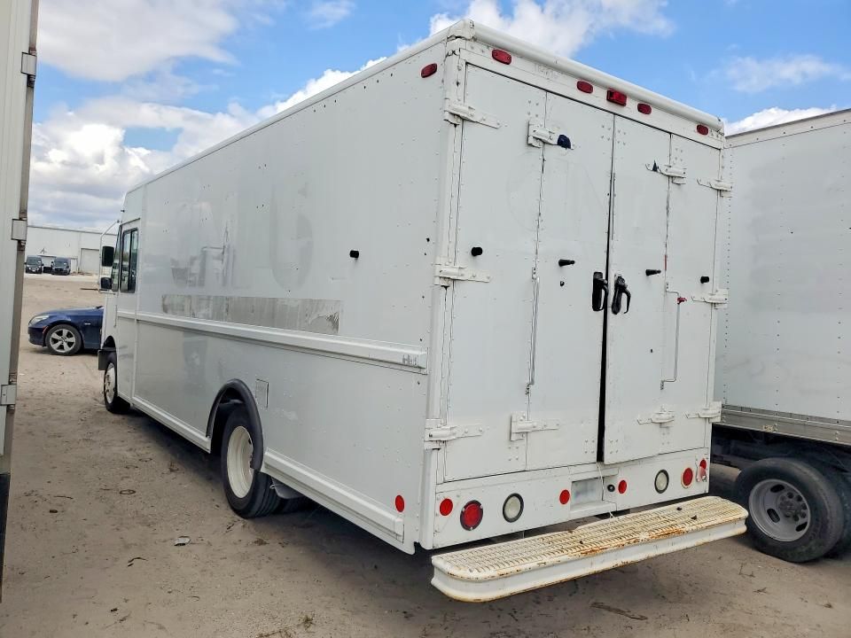 2005 Freightliner Chassis M Line WALK-IN Van