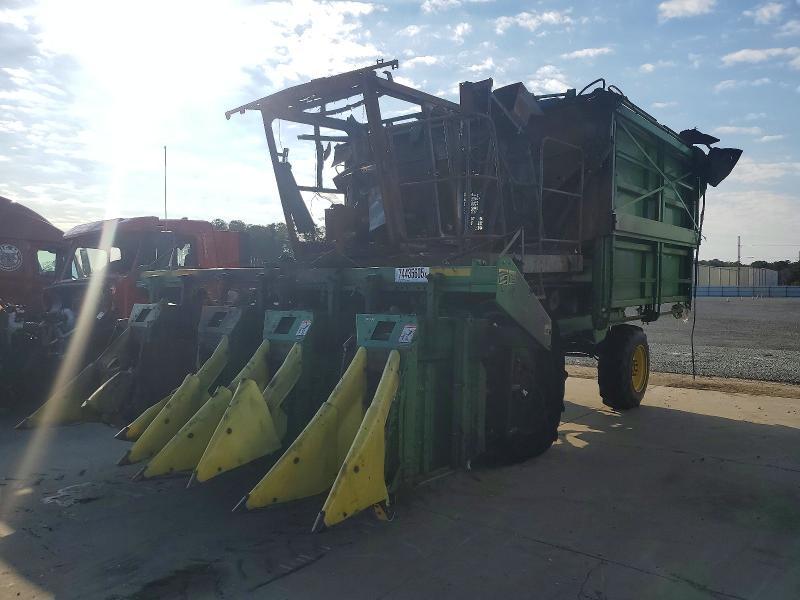 2000 John Deere Com-cotton Picker