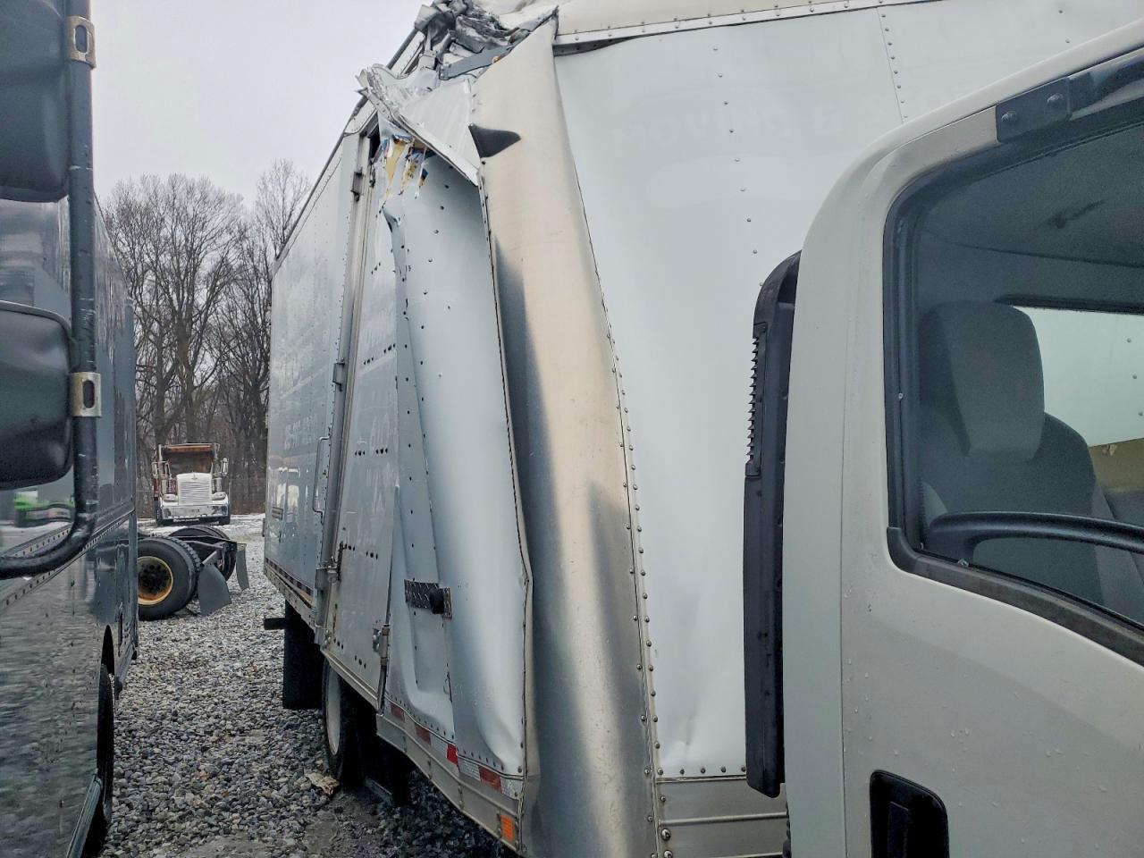2016 Isuzu NPR HD