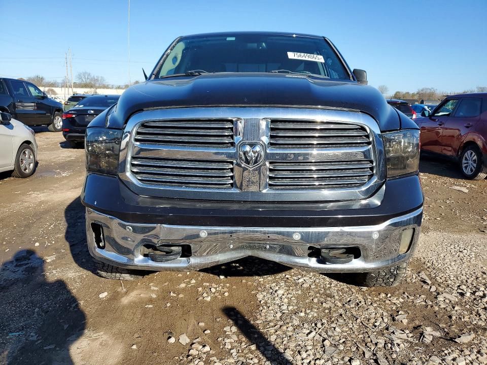 2015 Dodge RAM 1500 SLT