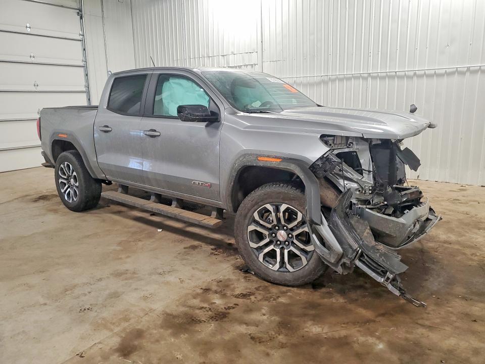2024 GMC Canyon AT4