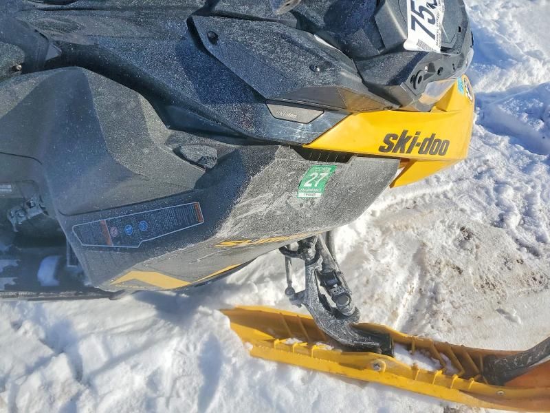 2023 Skidoo Summit X85