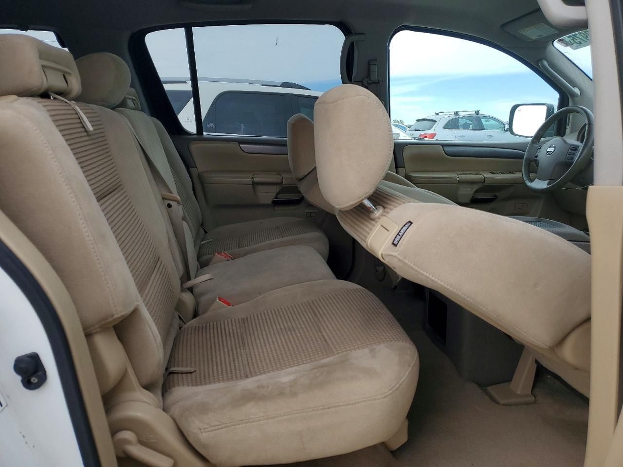 2012 Nissan Armada sv