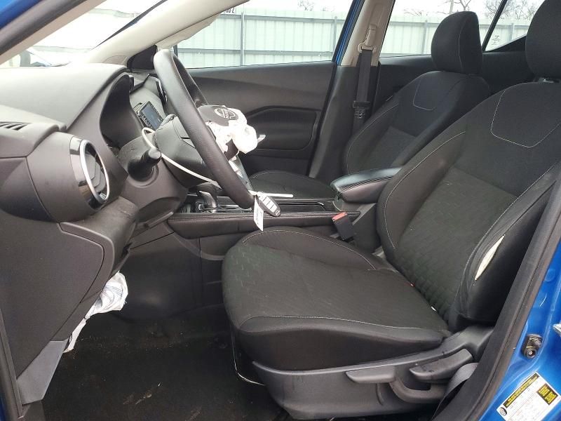 2022 Nissan Kicks sv