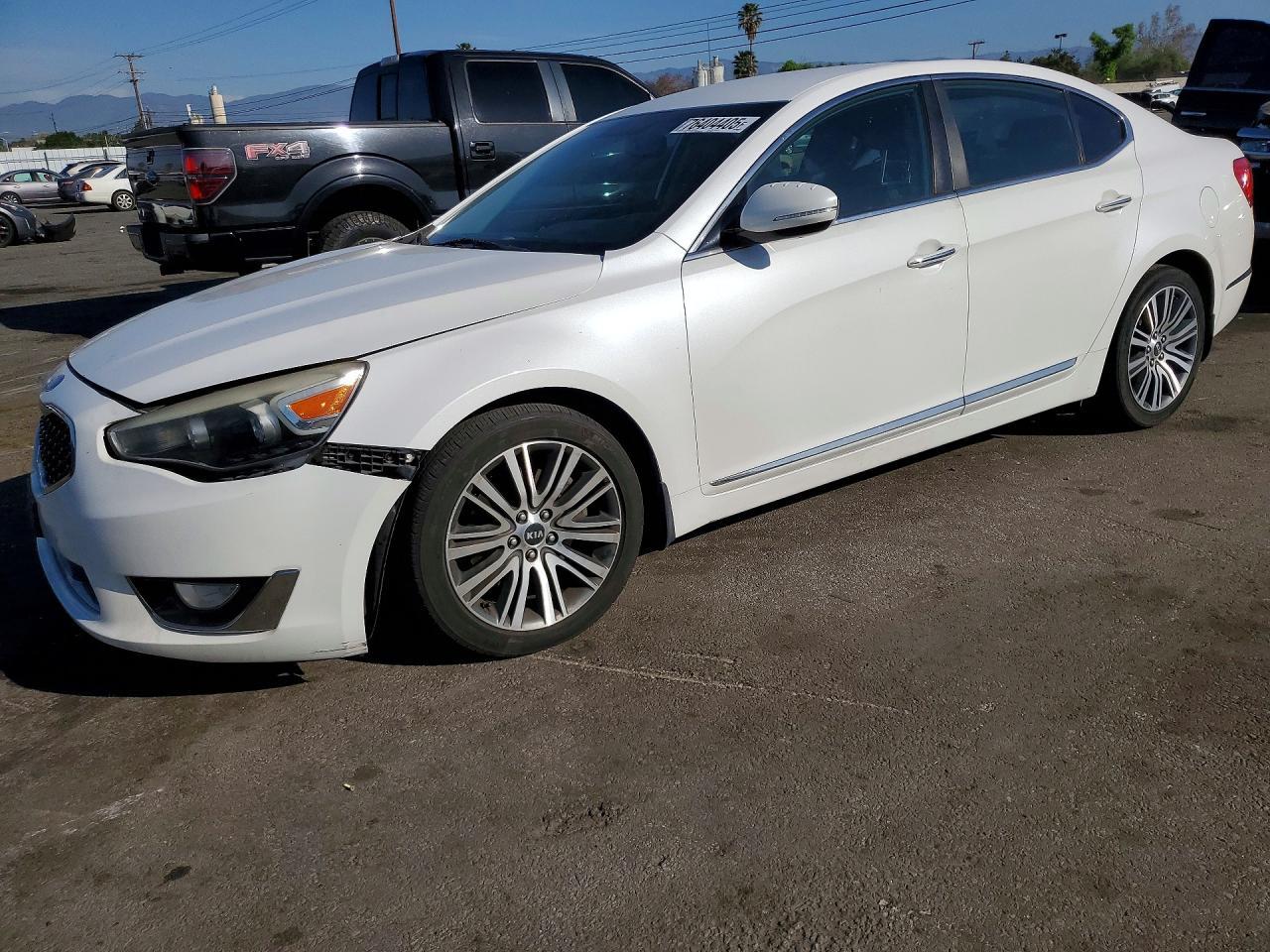 2014 KIA Cadenza Premium