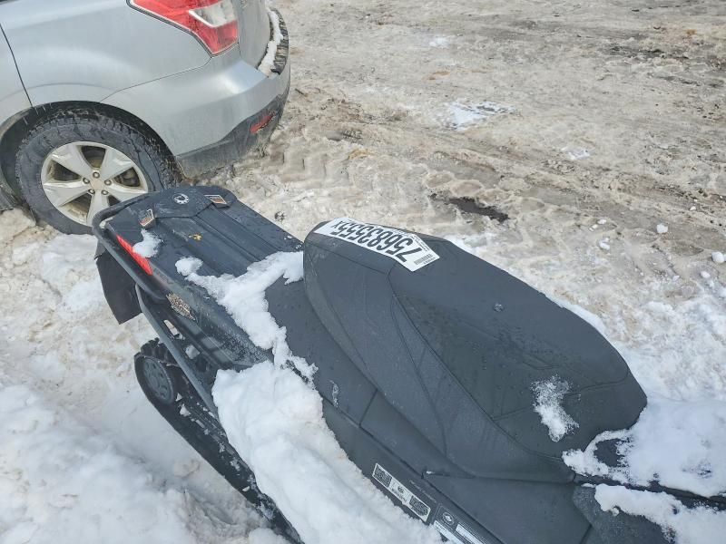 2016 Skidoo 2016 Skidoo Snowmobile