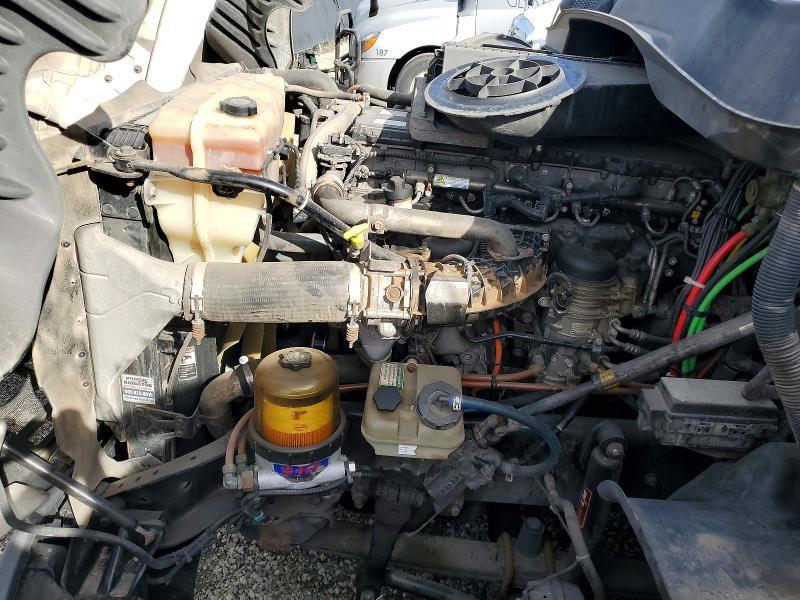 2015 Freigliner 2015 Freightliner Cascadia Semi Truck