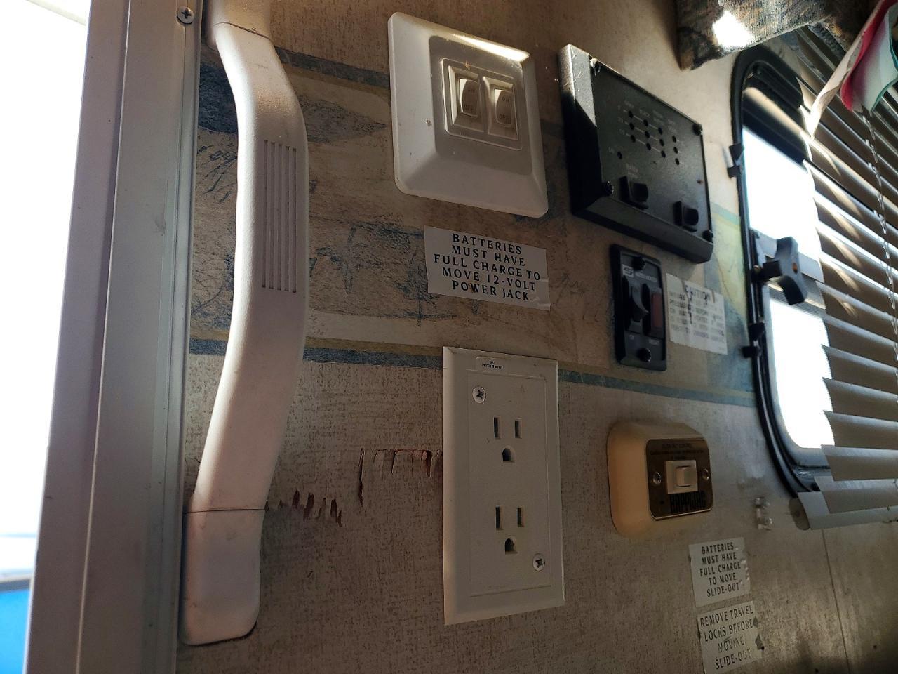 2005 Northwood Nash 25RS Camper