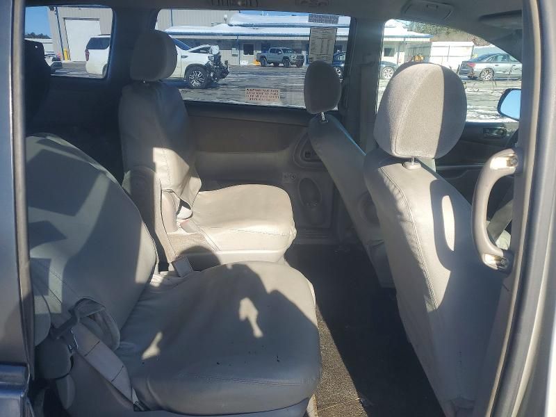 2008 Toyota Sienna ce