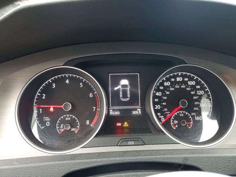 2016 Volkswagen Golf Base / s