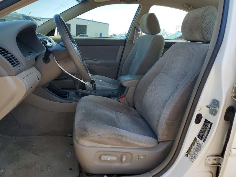 2004 Toyota Camry le