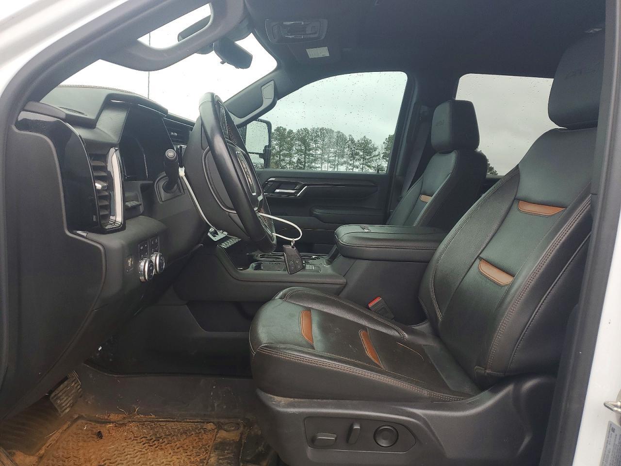 2024 GMC Sierra K2500 AT4