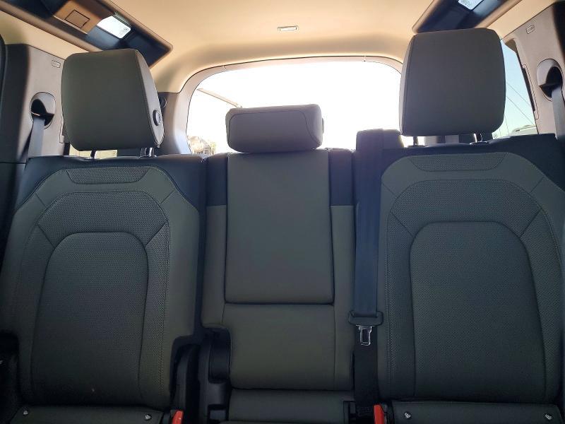 2025 Land Rover Defender 110 s