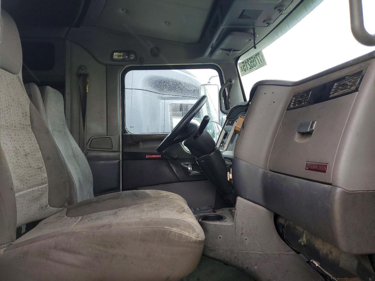 2011 Kenworth Construction T800