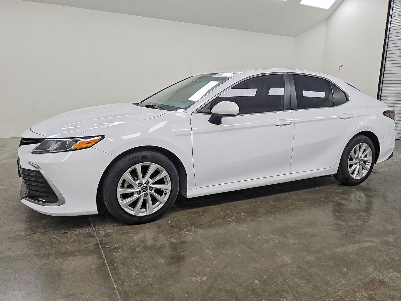 2021 Toyota Camry le