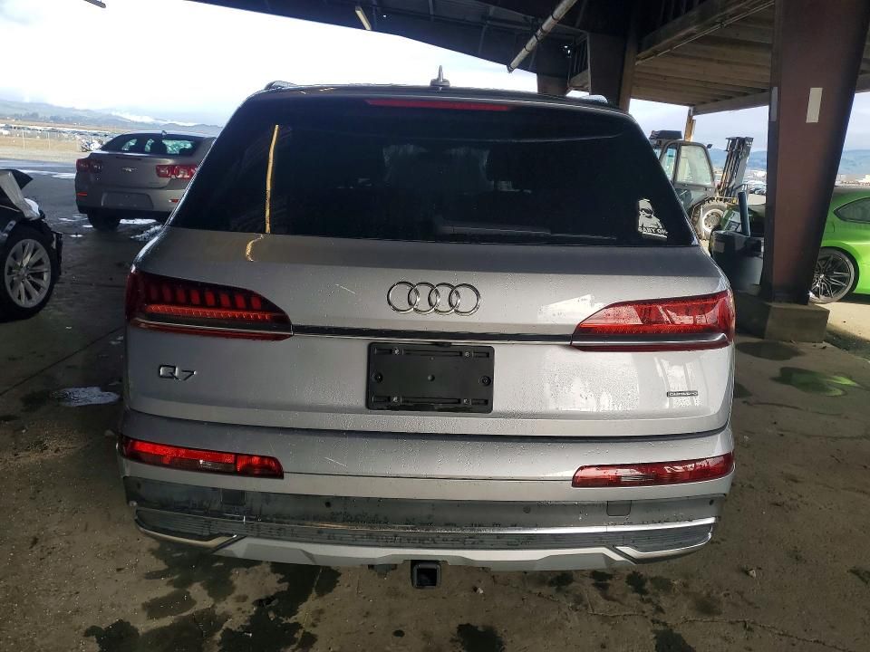 2020 Audi Q7 Premium Plus