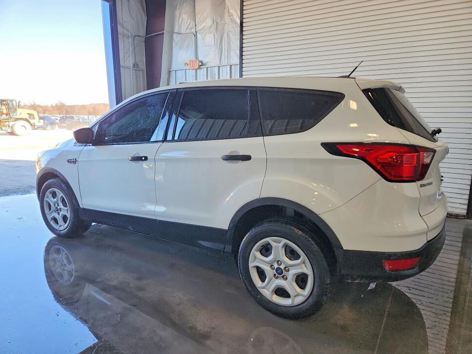 2019 Ford Escape s