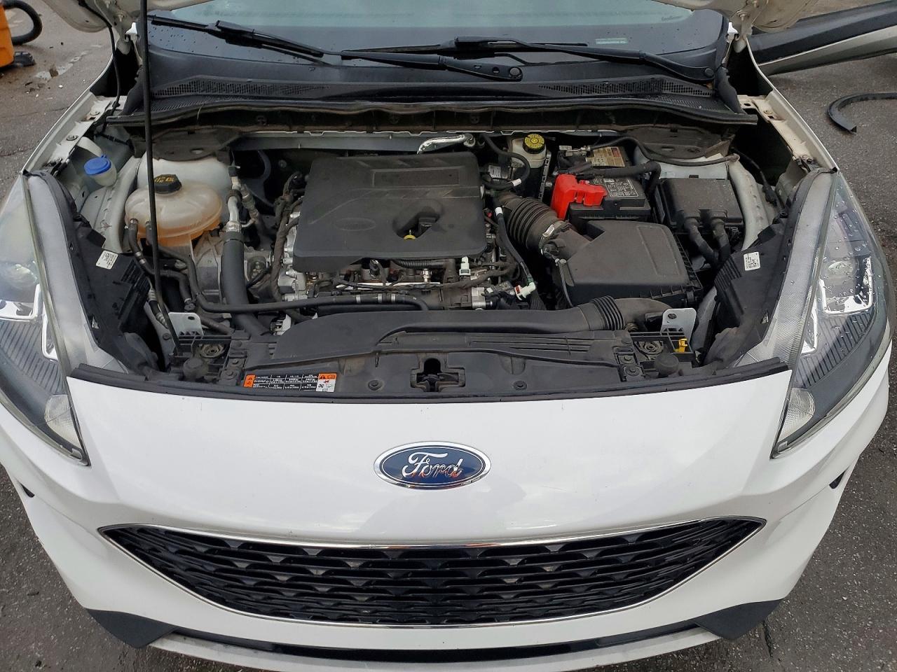 2020 Ford Escape se