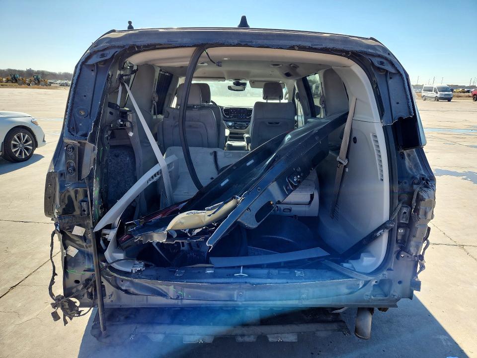 2021 Chrysler Pacifica Touring l