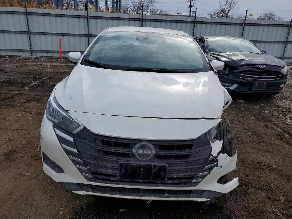 2024 Nissan Versa sv