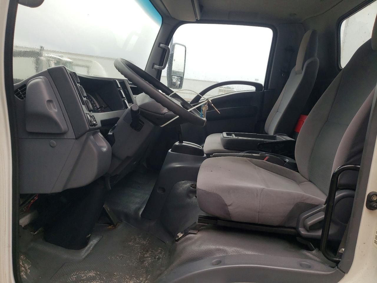 2017 Isuzu NPR HD BOX Truck