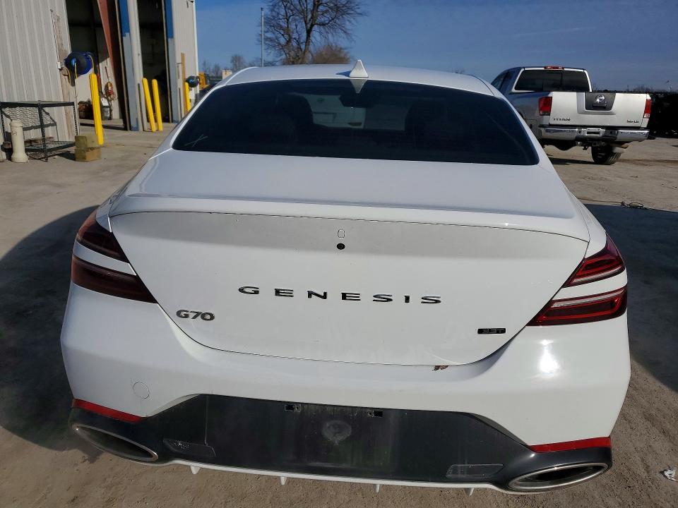2022 Genesis G70 Base