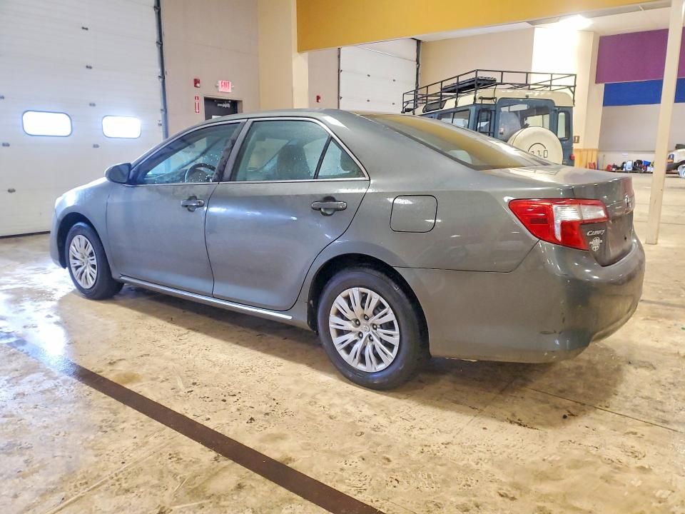 2014 Toyota Camry le