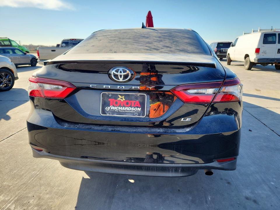 2022 Toyota Camry le