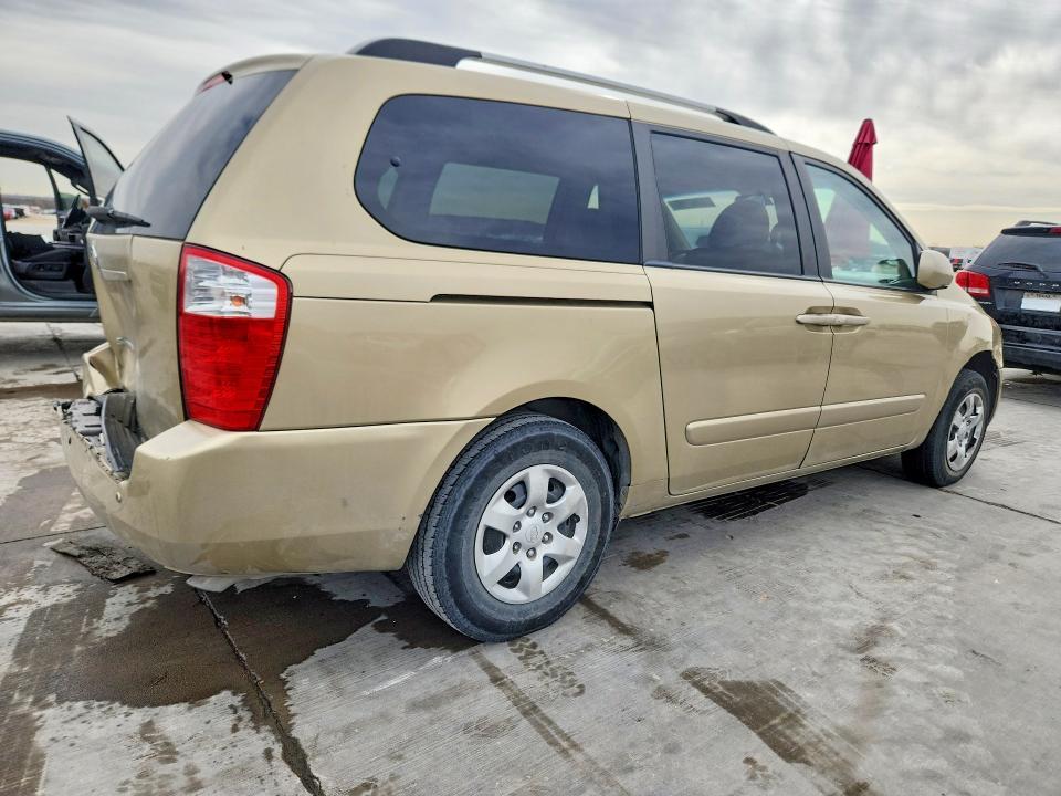 2010 KIA Sedona lx