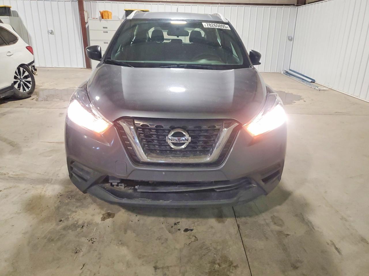 2019 Nissan Kicks s