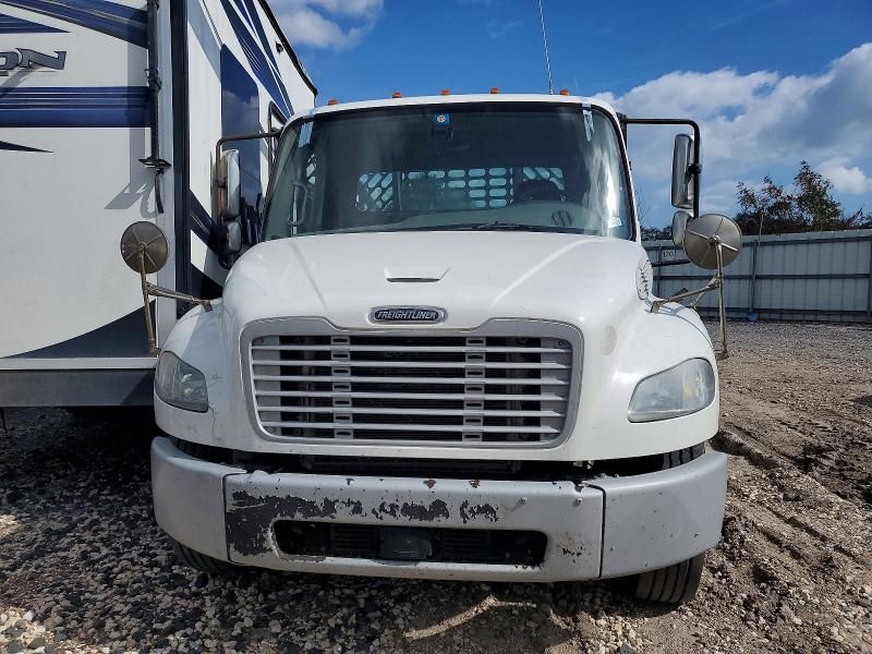 2018 Freightliner Business Class M2 Flatbed Truck
